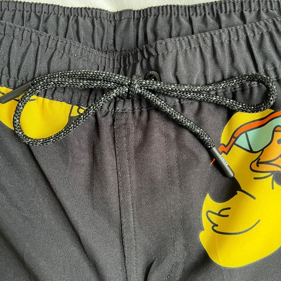New NEFF Shorts Novelty Duck Print Swim Trunks Board Beach Black Yellow Sz L NWT - Picture 2 of 6